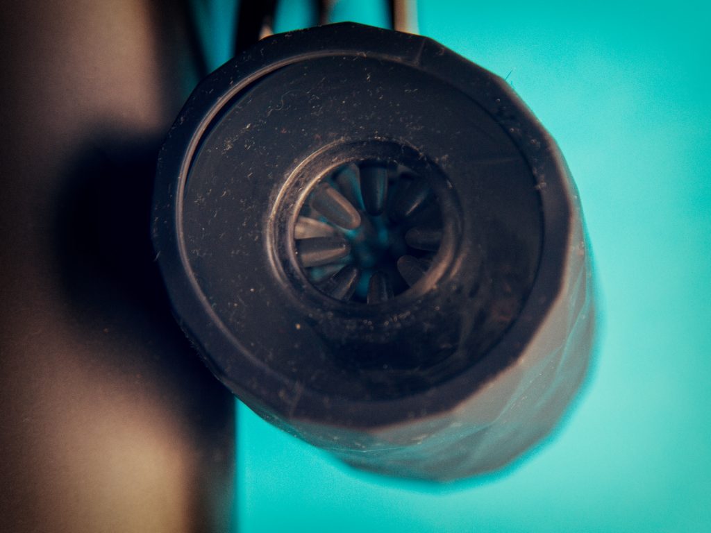 Suck-O-Mat 2.0 Blowjob Machine | Seksmachine review 3 Suck-o-mat 2. 0 sleeve met nopjes en siliconen omhulsel