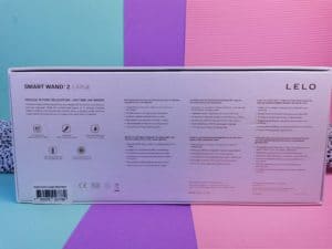 De achterkant van de verpakking van de lelo smart wand 2