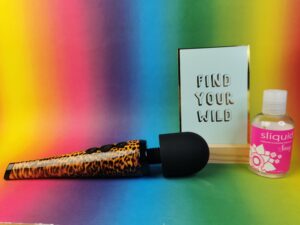 De panthera shaka naast een flesje sliquid sassy