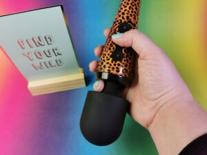 De panthera shaka in mijn hand, zoals ik 'm vasthou als ik 'm gebruik.