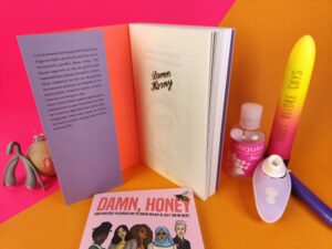 De flaptekst van damn horny