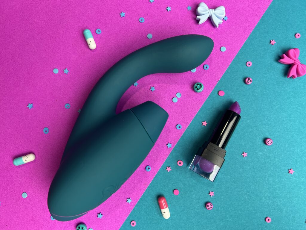 De womanizer duo 2 naast een lipstick