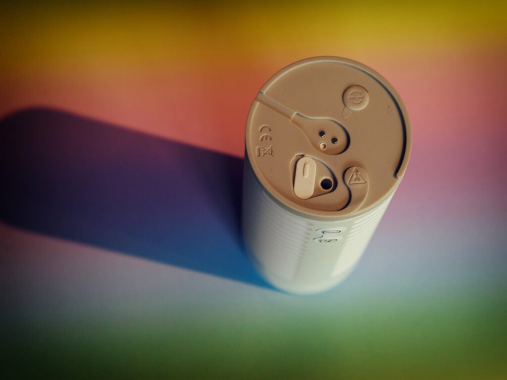 Bovenkant van de lovense max 2 met venitelen en oplaadpoort.