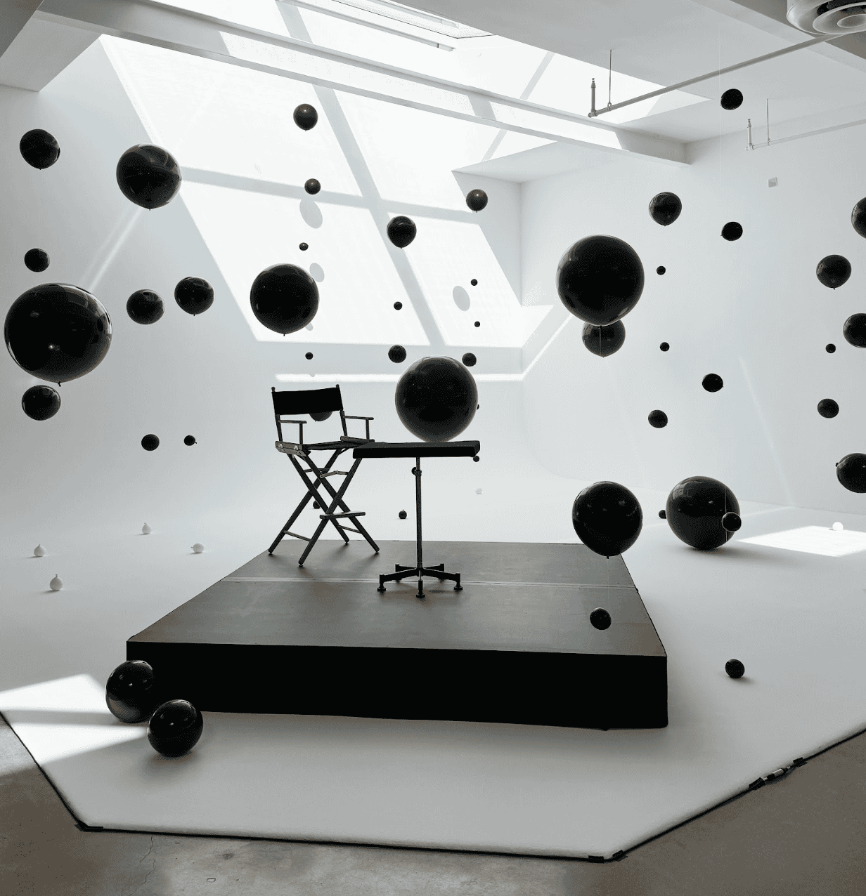 Polka dot balloon custom sculpture