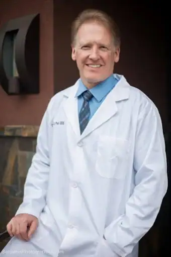 Portrait of Dr Dennis Prat