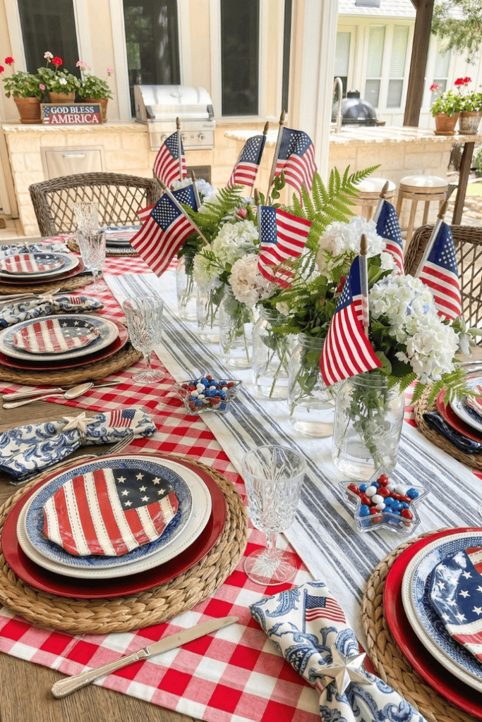 Easy Patriotic Table Decor Ideas For An Amazing Backyard Feast