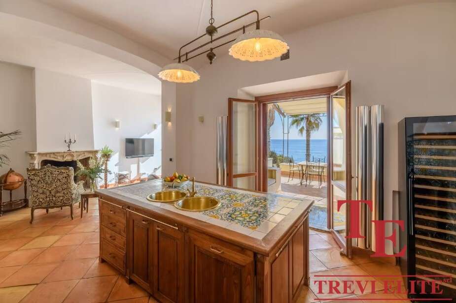 villa na more ryadom s rimom (27)