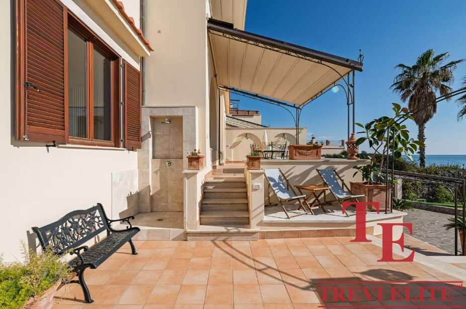 villa na more ryadom s rimom (5)