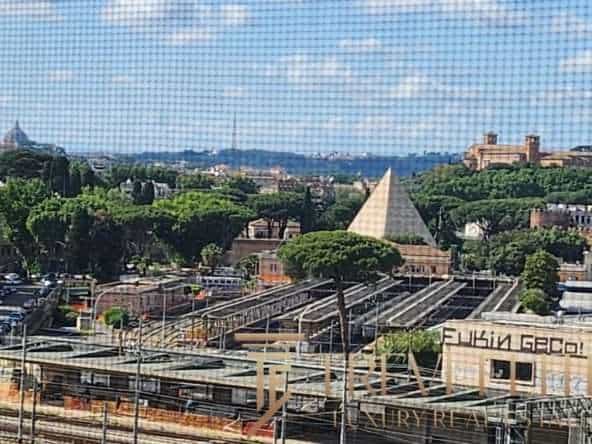 kvartira v tsentre rima ryadom s metro (9)