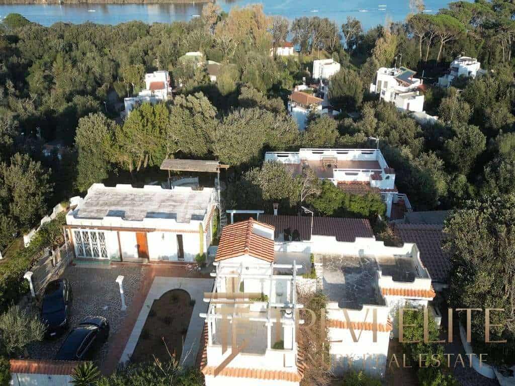 villa na pervoy linii morya sabaudia (7)