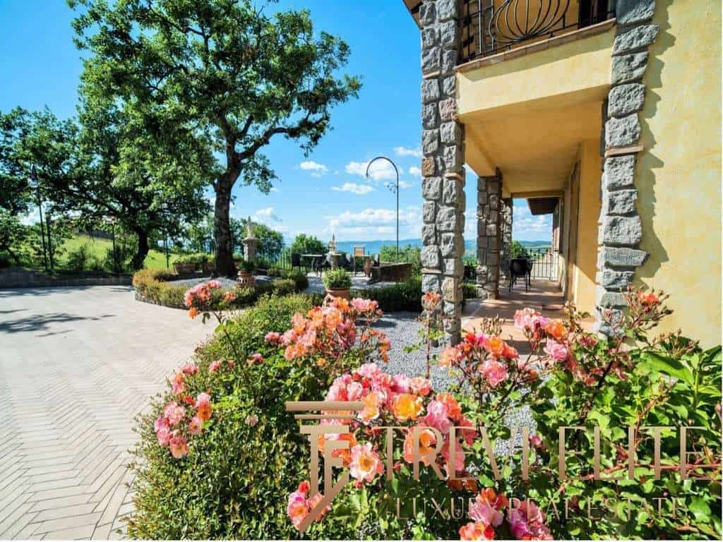 villa v viterbo giardino