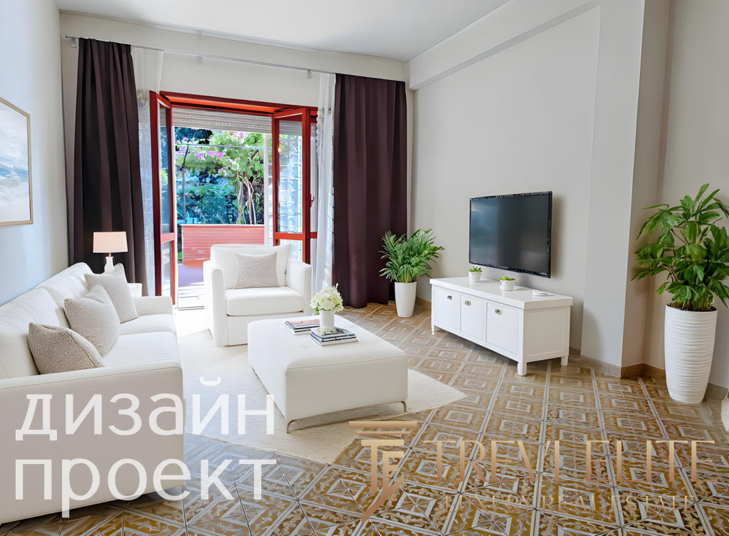 Современная гостиная с белой мебелью и панорамными окнами, выходящими на уютный балкон с зеленью, идеальна для отдыха и семейных вечеров, создавая уют и гармонию пространства.