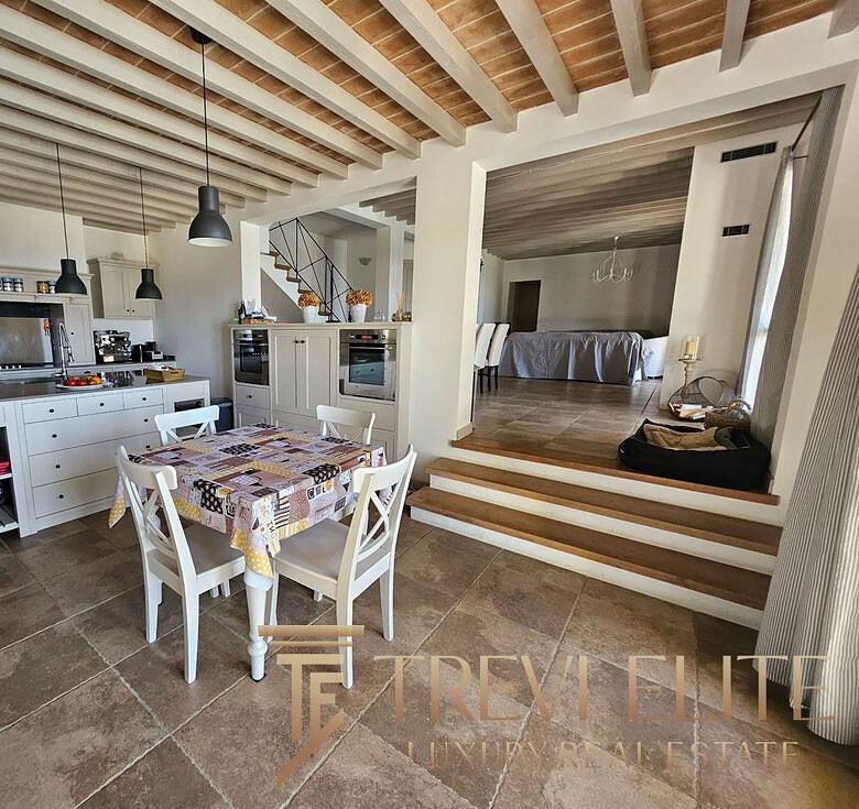 villa v toskane s vidom na more i bassejnom (28)