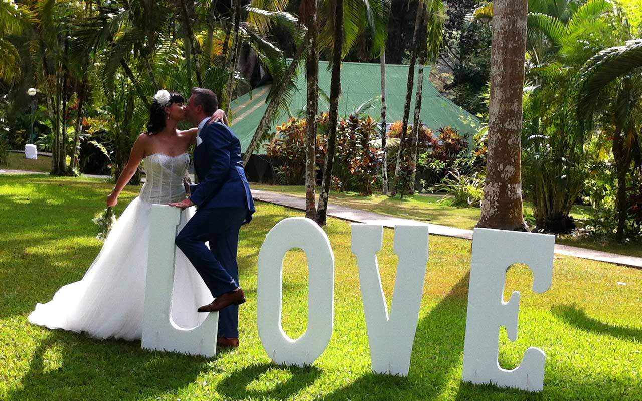 Garden wedding in Costa Rica