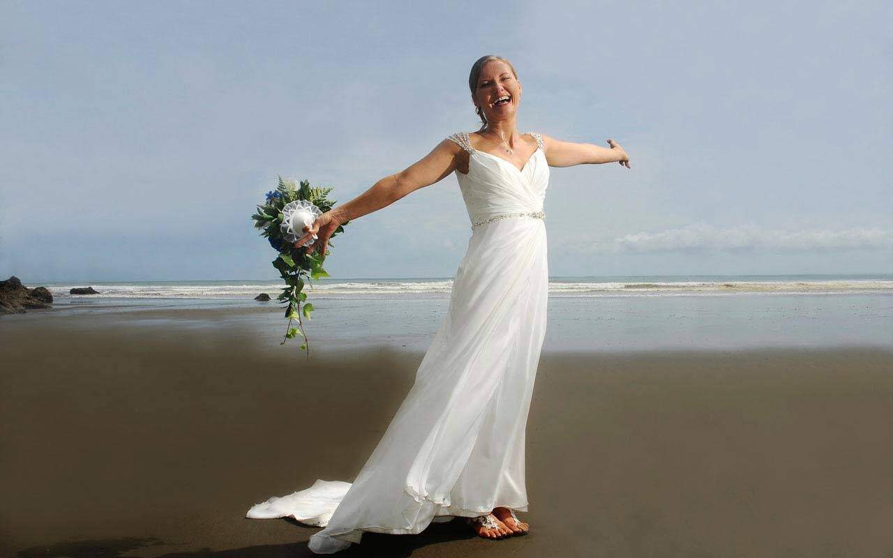 wedding in dominical