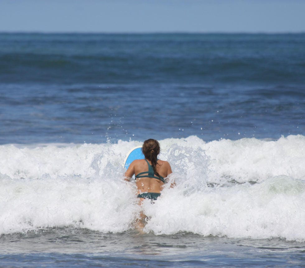 learn to surf in dominical costa rica
