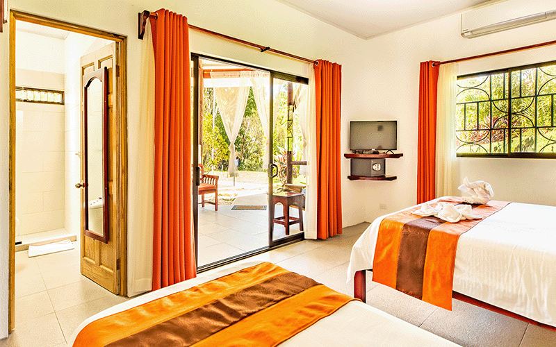 Guest room at Villas R&iacute;o Mar in Dominical Costa Rica