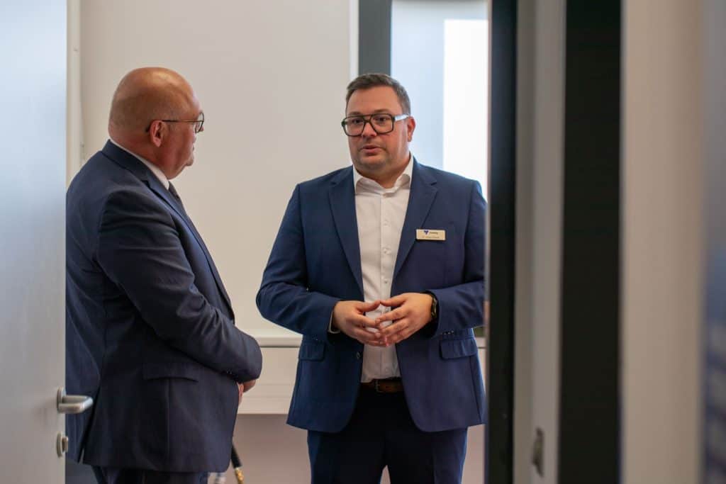 comp 109 voidsy eroeffnung okt25 wels img 2895 by b plank imbilde at