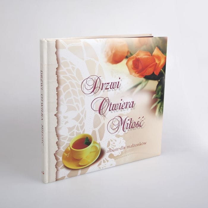 Drzwi otwiera miłość- album  dla małżeństw