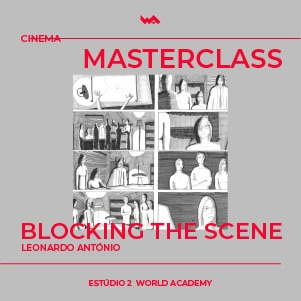 Imagem de jovens em formação de cinema na World Academy, foco em desenvolvimento de habilidades e criatividade.