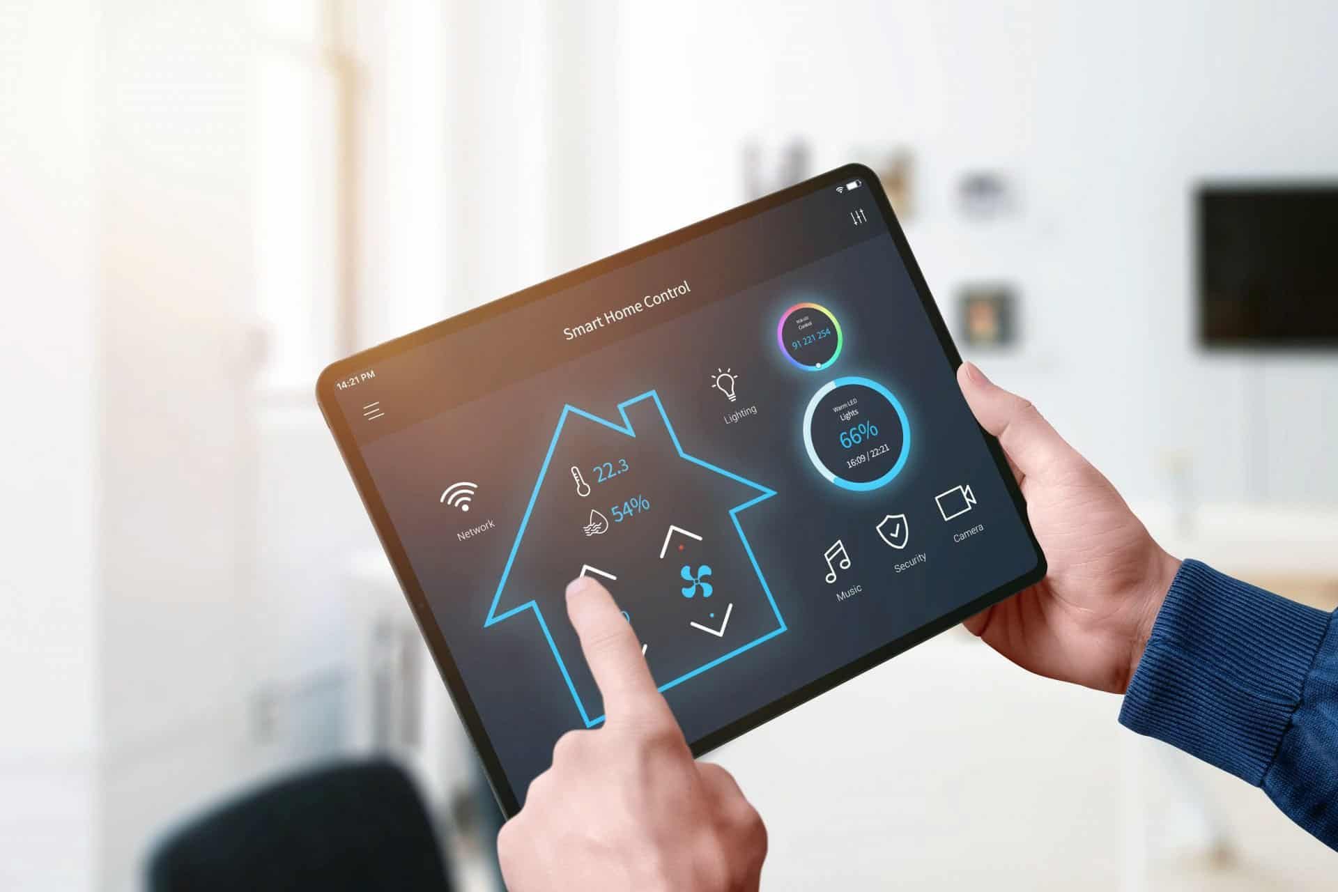 O papel da tecnologia em arquitetura de luxo: quando a casa responde a si