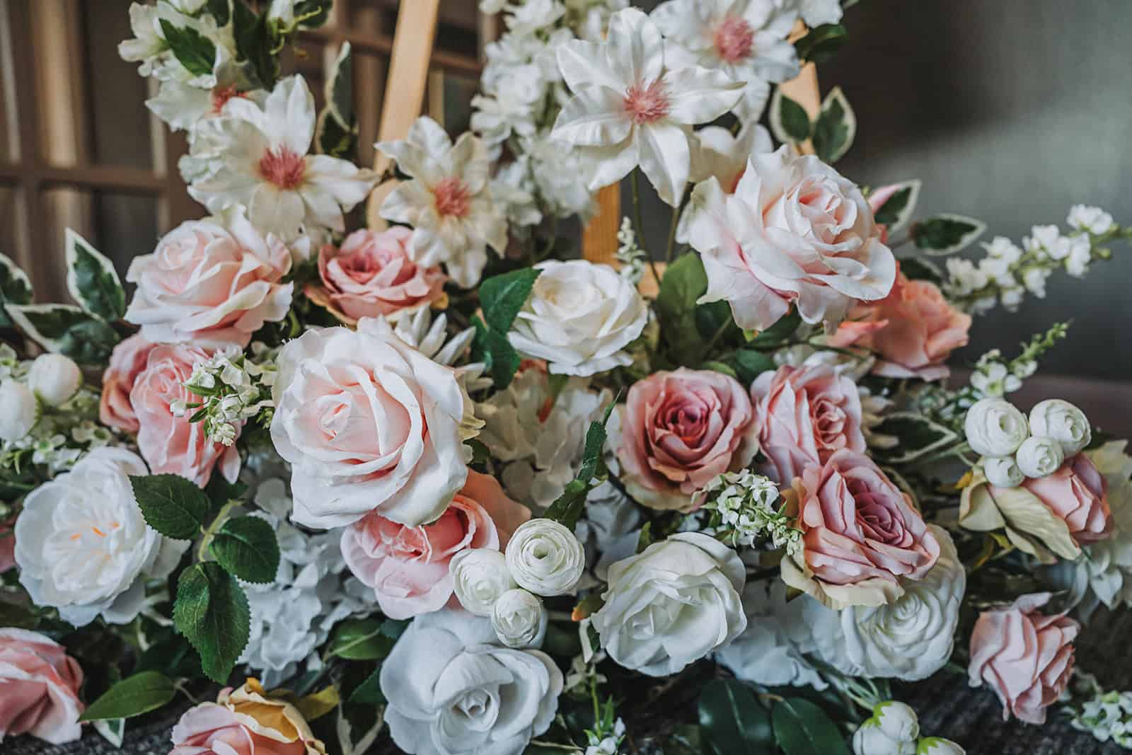 cambridgeshire wedding photographer - flowers nicis creations