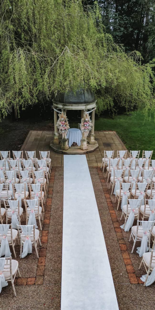 Countryside wedding ceremony in Lincolnshire photographed by Xiarm Films & Photography – UK wedding photographer and videographer in Lincolnshire