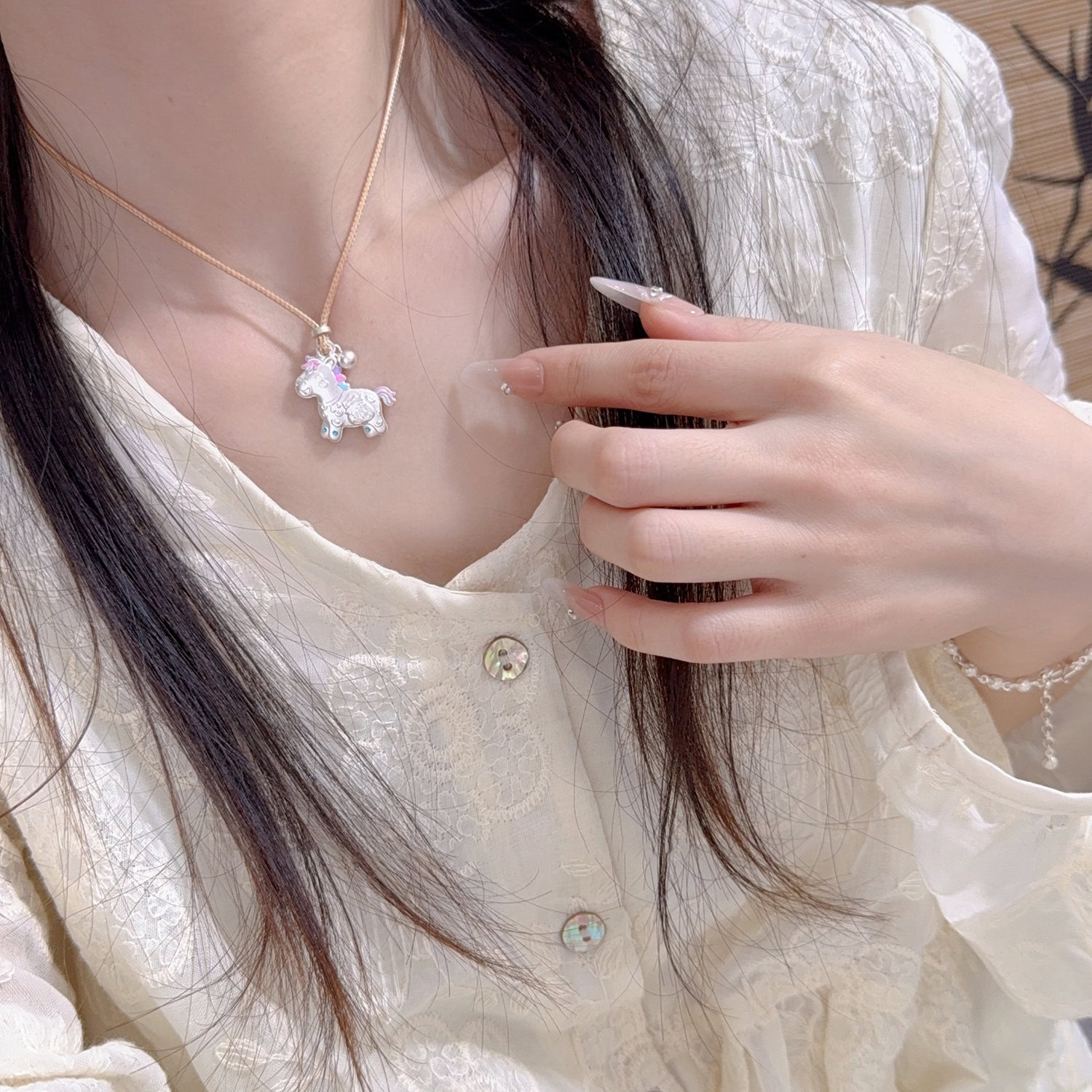 富馬》足銀999銀馬年生肖琺瑯彩招財項鏈– yoyoshop