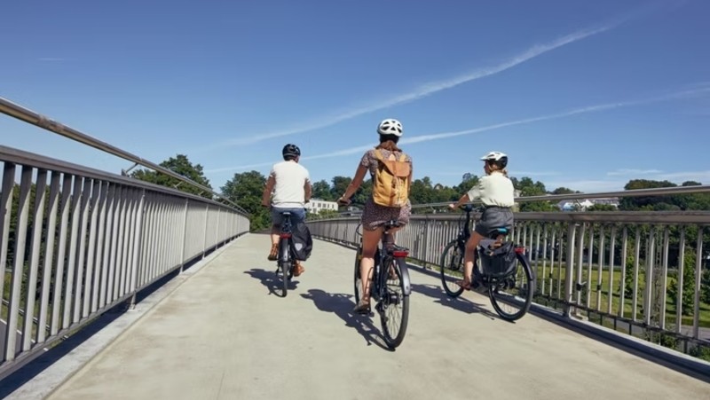 Bild zum Artikel E-Bike fahren lernen: Unsere Tipps für Einsteiger