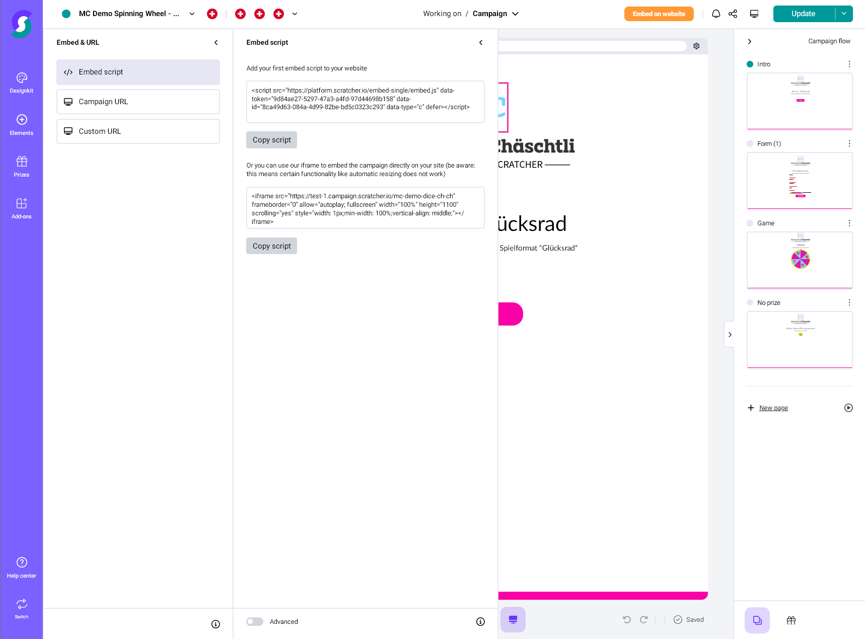 Alt-Text-Vorschlag: &bdquo;Kampagnen-Editor einer Gamification-Software mit Gl&uuml;cksrad-Gewinnspiel, Einbettungsskript, benutzerdefiniertem URL-Feld und Vorschau; Navigationsleiste und Script-Code sichtbar&ldquo; SEO-Hinweis: Die wichtigsten Begriffe wie &bdquo;Gamification-Software&ldquo;, &bdquo;Gl&uuml;cksrad&ldquo;, &bdquo;Kampagnen-Editor&ldquo; und &bdquo;Gewinnspiel&ldquo; sind enthalten.