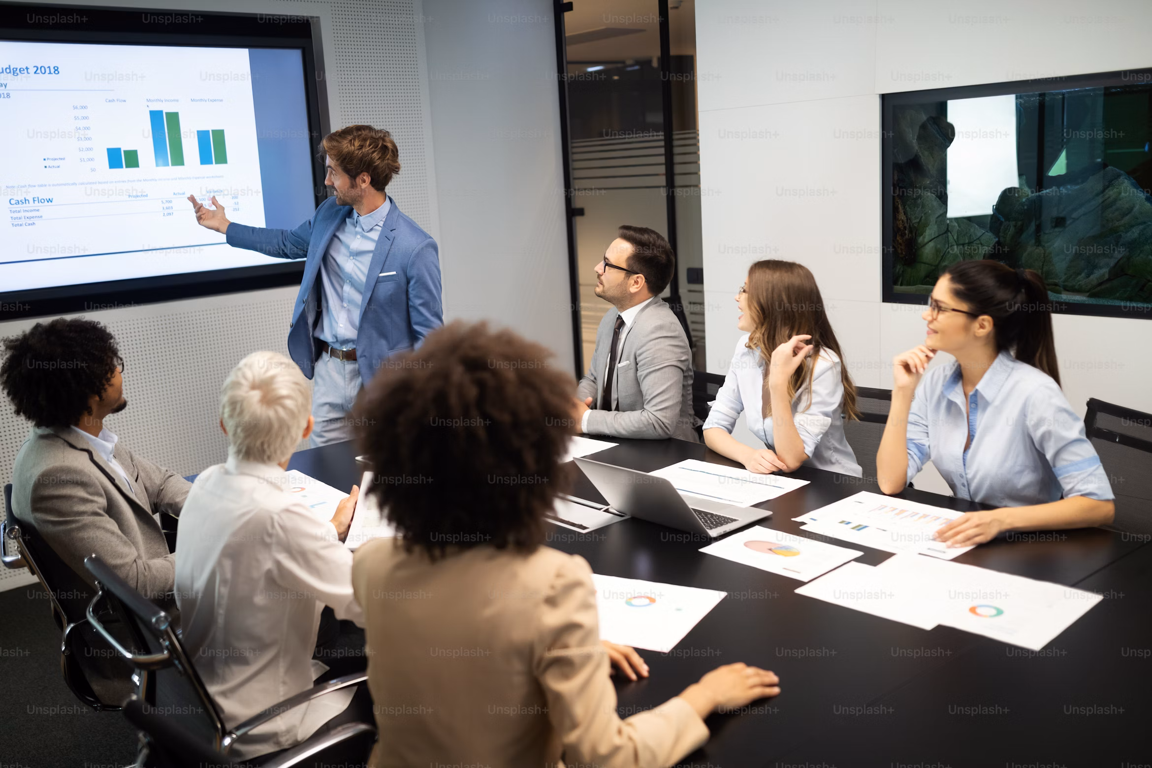 Superyacht Industry Insights Online Superyacht courses at Yachtpath Academy offering pathways to superyacht shore-based careers.