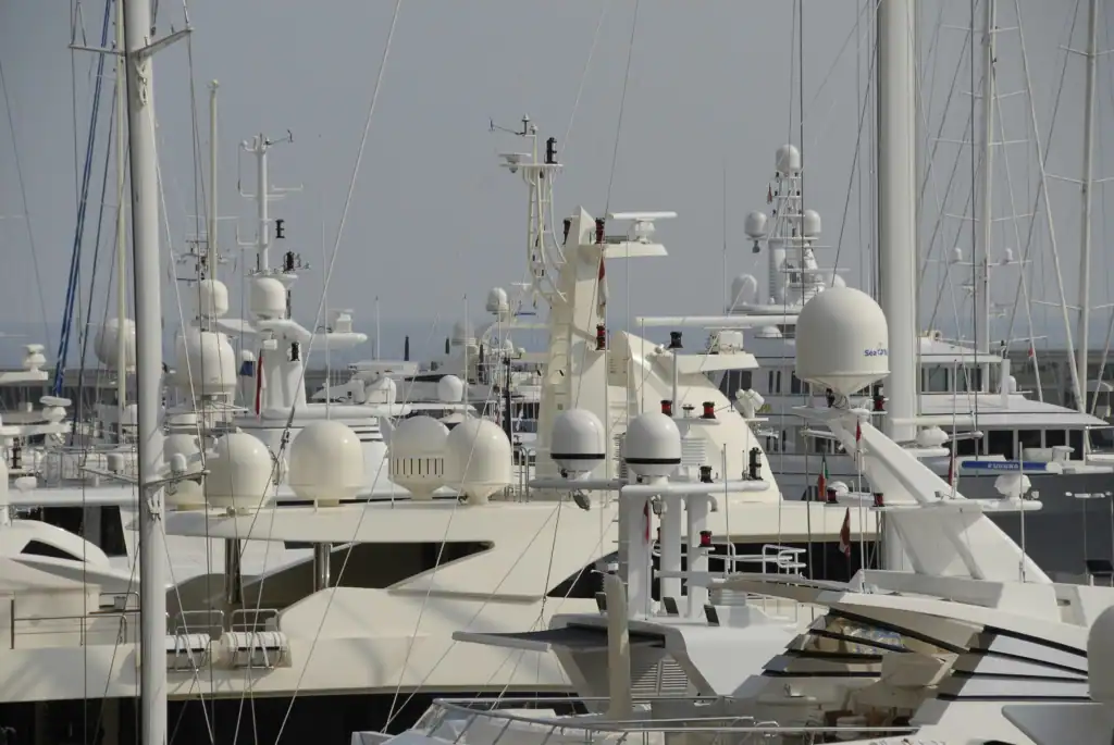 Online Superyacht course in Superyacht Insurance Broker course - training in risk assessment, policy structuring, client advisory, and claims handling for luxury yachts