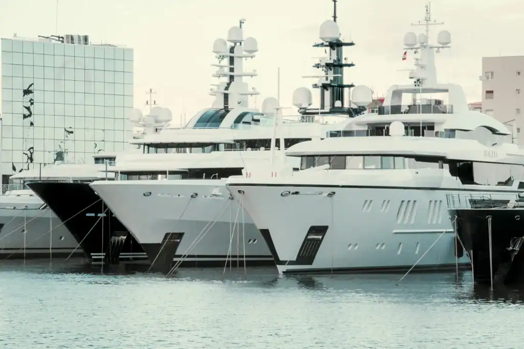 Online Superyacht course in Superyacht Management Course - training in vessel operations, compliance, financial oversight, and crew coordination