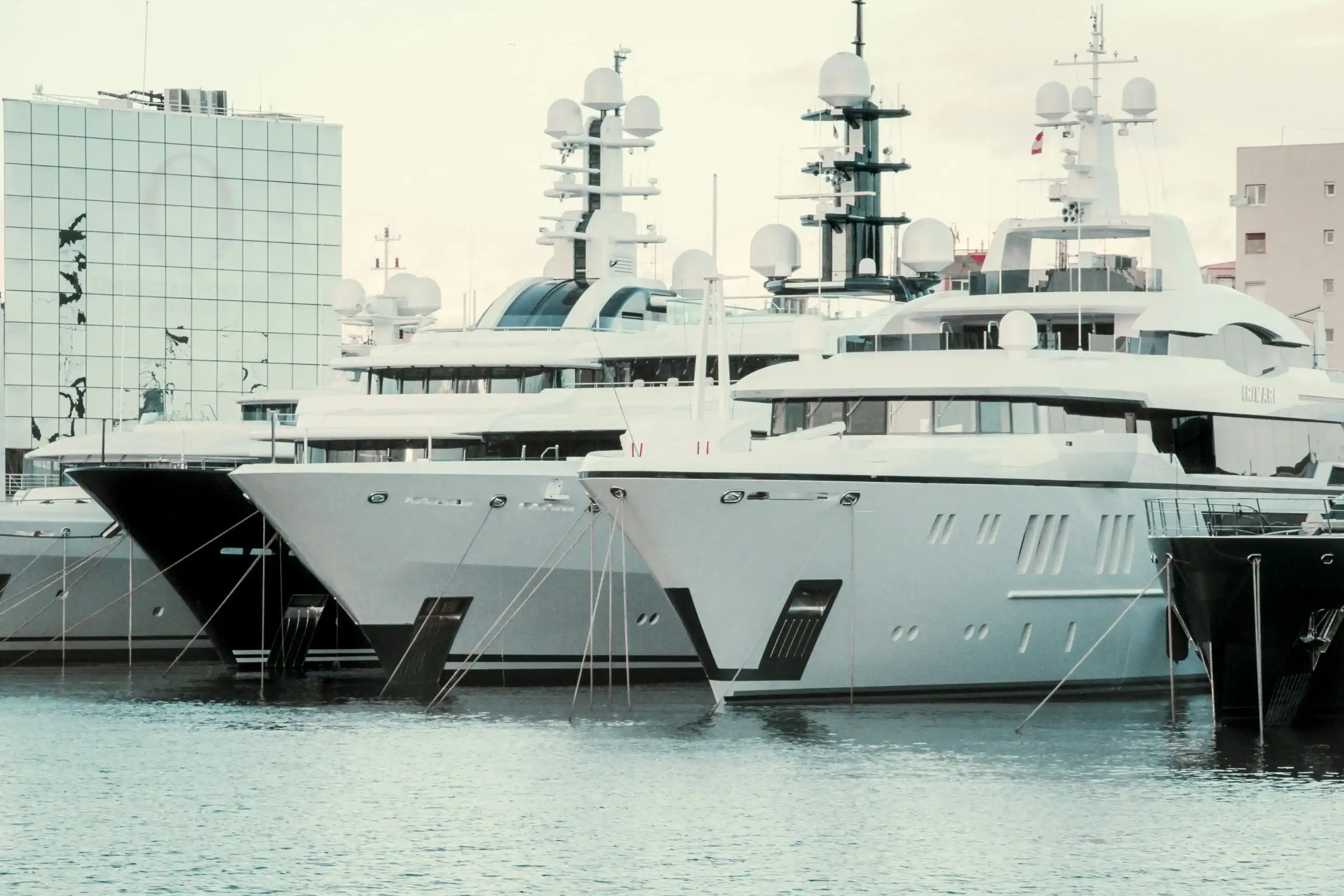 Superyacht Training Courses Online Superyacht course in Superyacht Management Course - training in vessel operations, compliance, financial oversight, and crew coordination