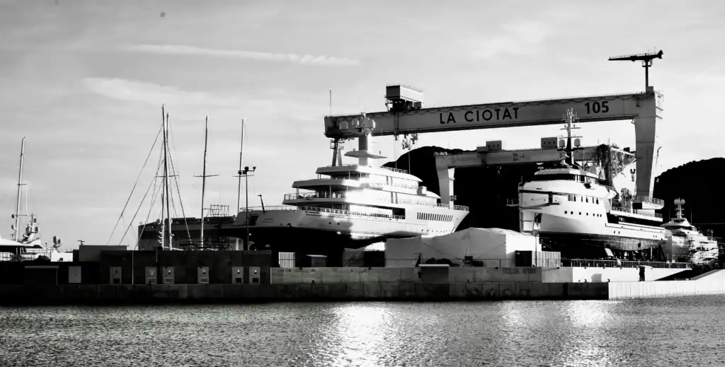 Online Superyacht course in Superyacht Project Management Course - training in new build oversight, refit coordination, budgeting, and technical supervision