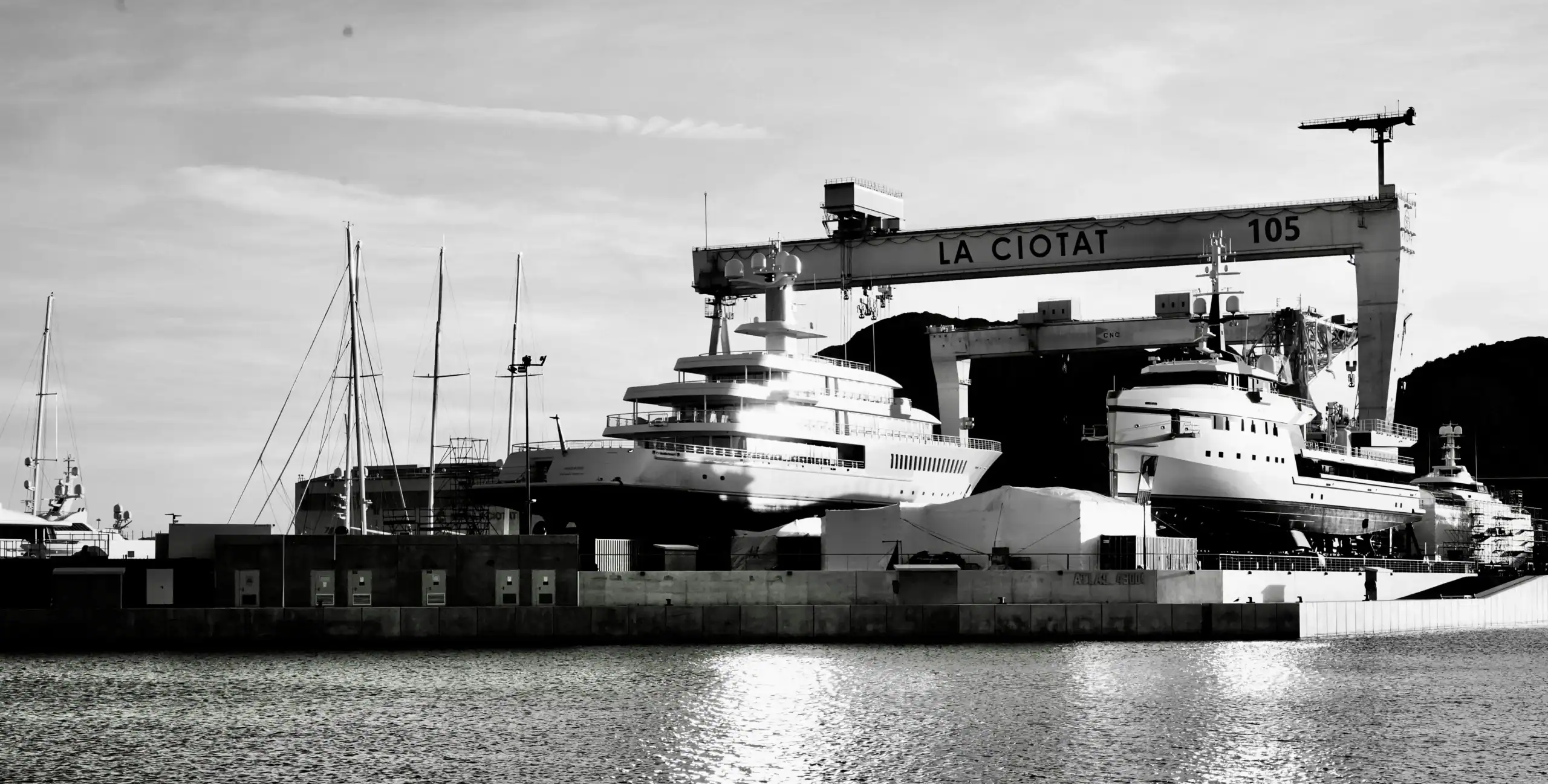 Online Superyacht course in Superyacht Project Management Course - training in new build oversight, refit coordination, budgeting, and technical supervision