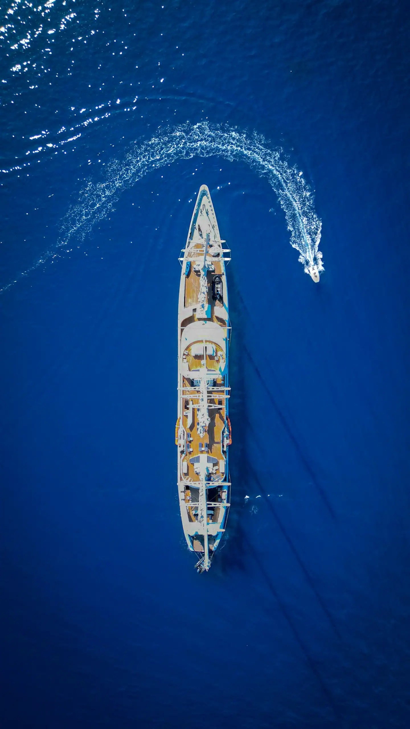 Superyacht Training Courses Online Superyacht course in Superyacht Purser course - training in yacht administration, crew logistics, and financial management