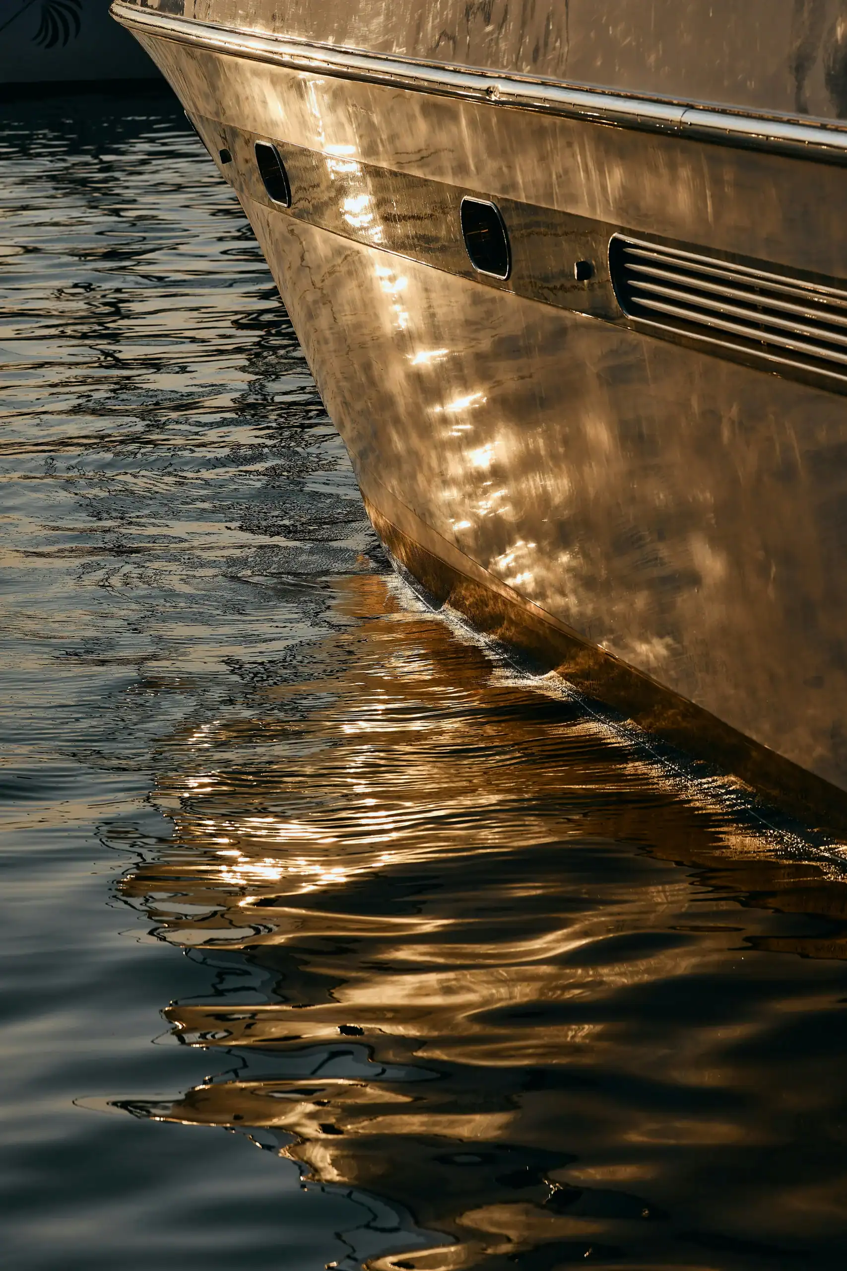 Superyacht training courses. Study online Superyacht and small craft surveying Course - training in vessel inspection, condition reporting, damage assessment, and valuation surveys