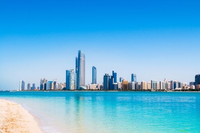 Requirement to wear home quarantine wristband removed- Abu Dhabi news - Abu Dhabi skyline