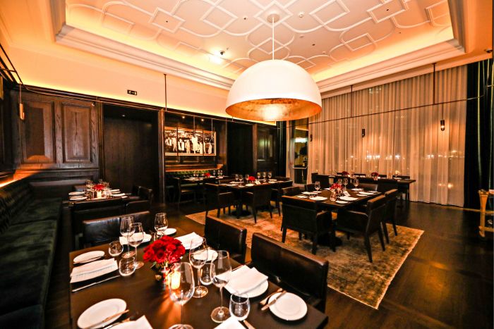 Abu Dhabi Edition Oak room