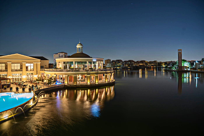 Neighbourhood Bar & Restaurant at Copthorne Lakeview Hotel
