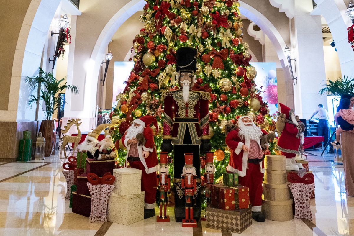 Fairmont The Palm Christmas Tree lighting