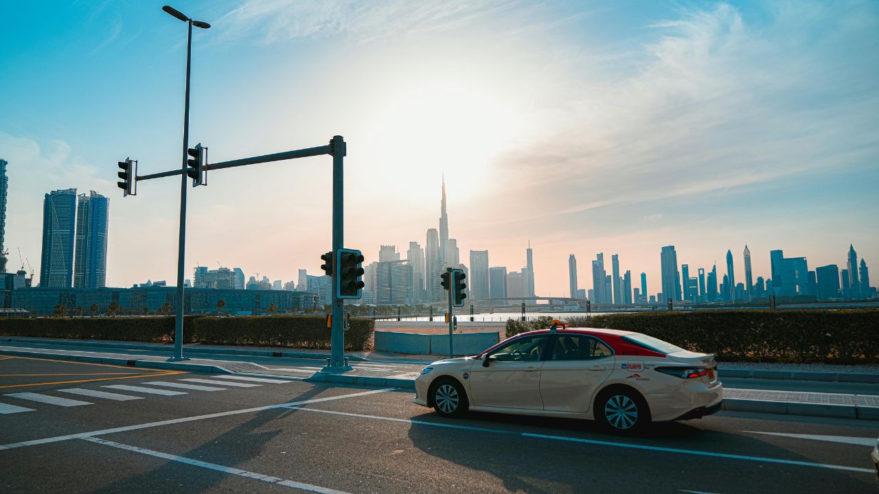 dubai car taxi