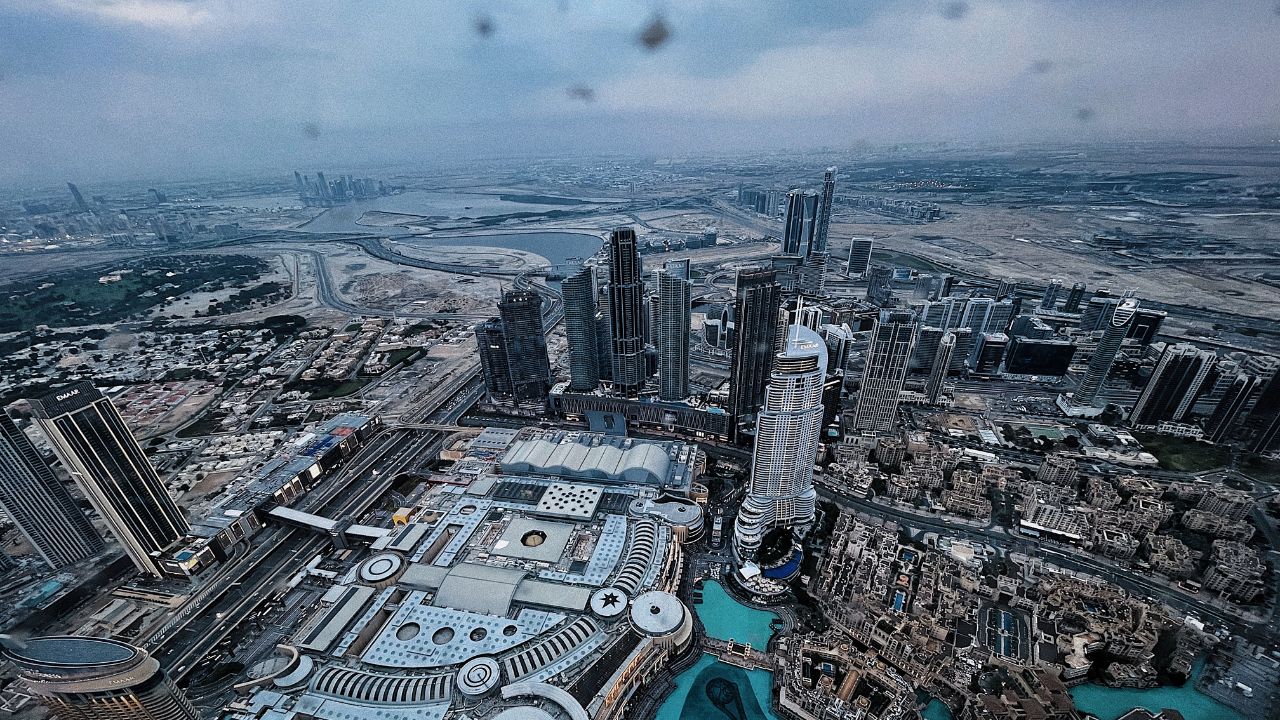 light rain in dubai this weekend