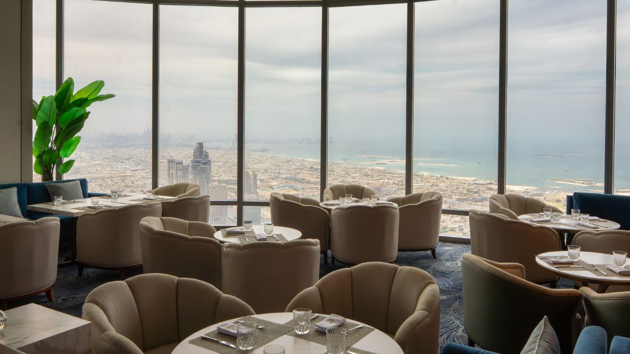 interior dining for at.mosphere burj khalifa