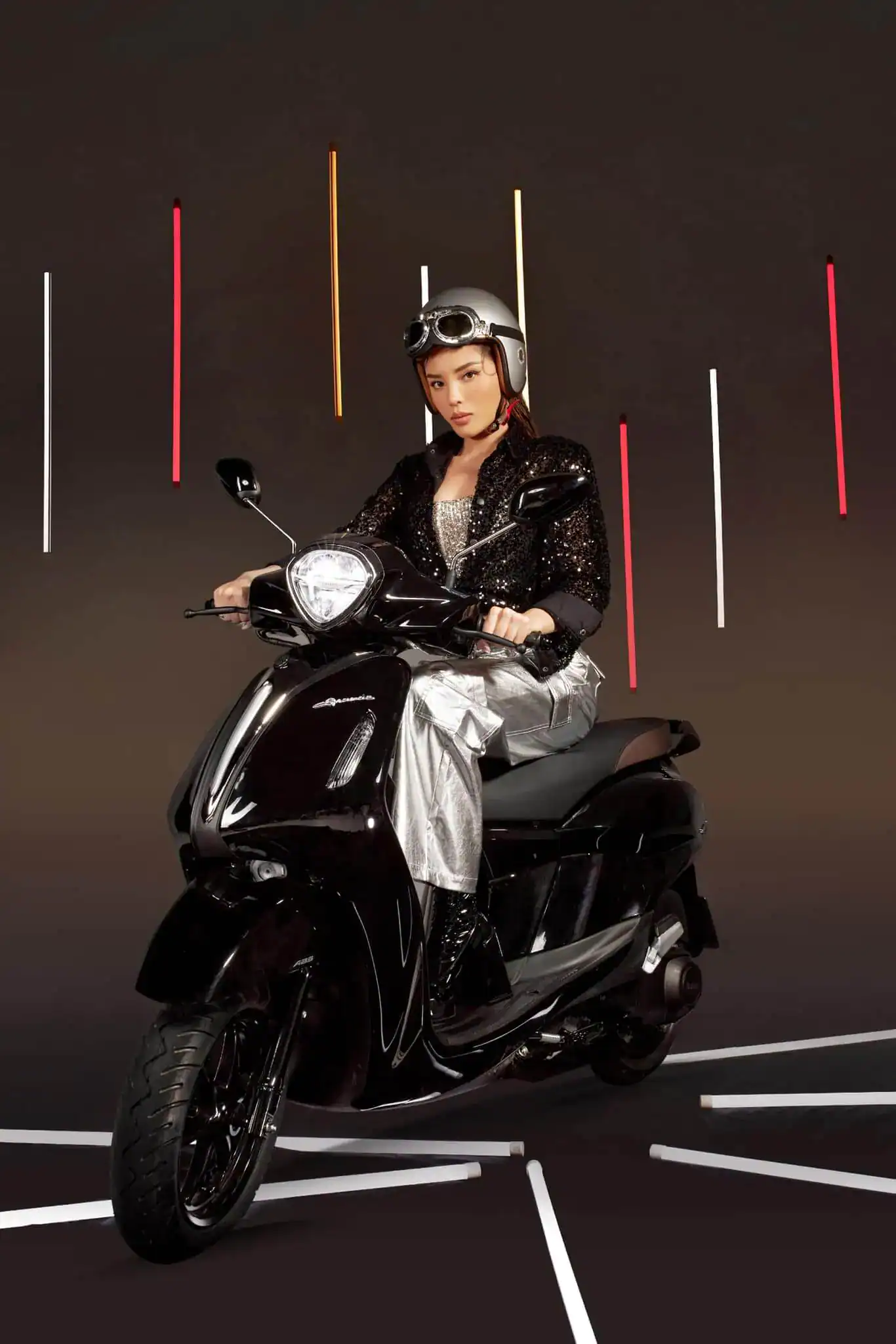 Cổng sạc điện thoại tiện lợi trên Yamaha Grande