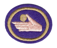 Streifenabzeichen mit Hand- und Mondmotiv, symbolisiert Führung und Aufstieg, ideal für Pfadfinder, Scouts oder persönliche Entwicklung. Hochwertige Stickerei, langlebiges Abzeichen für vielfältigen Einsatz.
