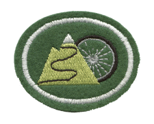 Zentrallager Abzeichen mit Berg, Windmill und Tracht, symbolisch für logistische Effizienz und Organisation in der Advent Verlag Zentrallager.