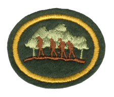 Zentrallager Abzeichen mit Baumdesign, Wächter und Naturmotiv, für Outdoor- oder Campingbedarf, hochwertig gestickt, ideal für Scout- und Vereinskleidung, langlebiges Textilaccessoire.