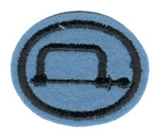 Gepflegte Gebäudereinigung im Zentrallager mit professionellen Reinigungsutensilien und -verfahren für saubere Lagerflächen und eine hygienische Arbeitsumgebung.